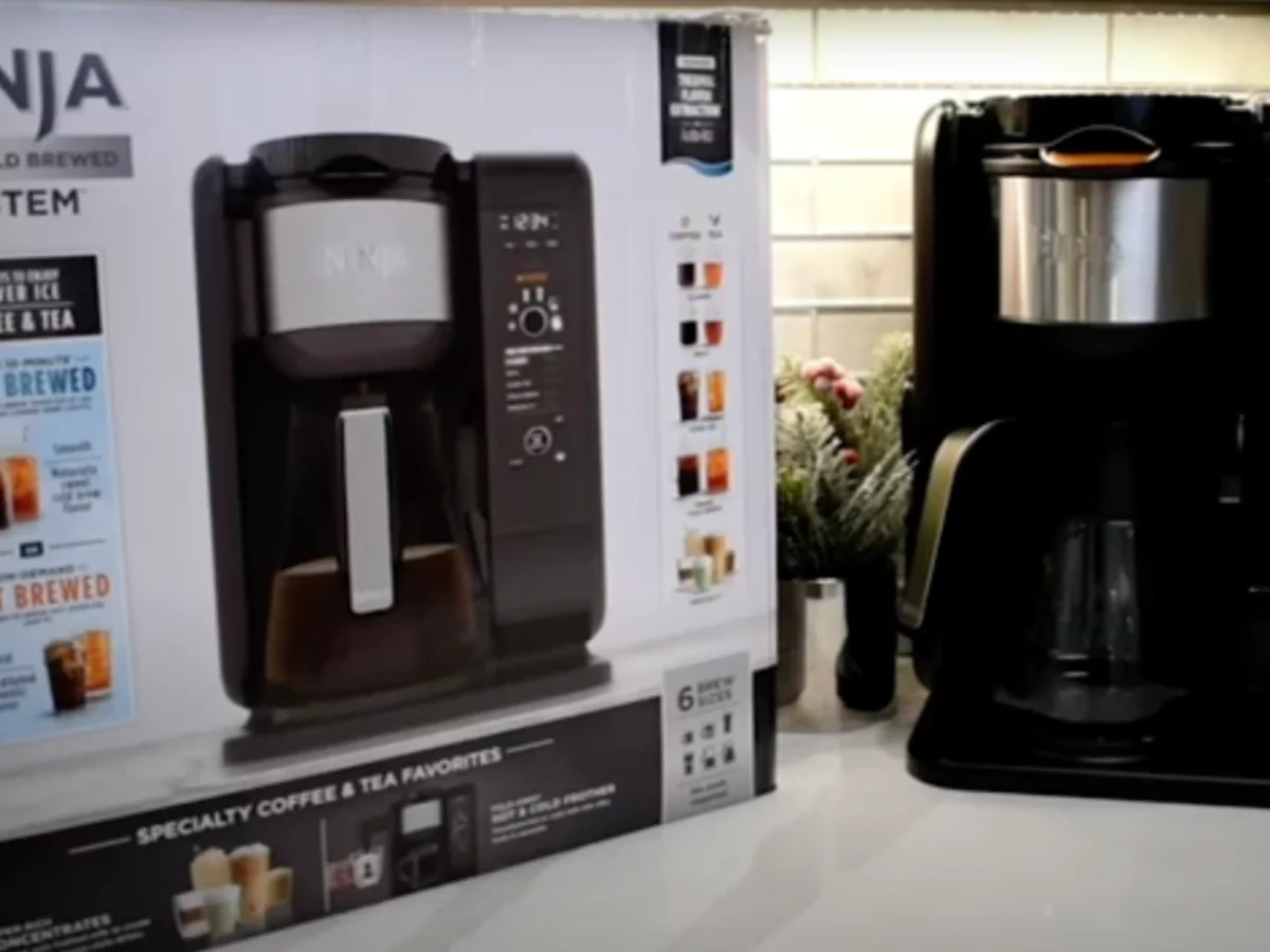 https://www.coffeeble.com/wp-content/uploads/2023/08/ninja-hot-and-cold-brewed-system-with-box-1200x900.webp